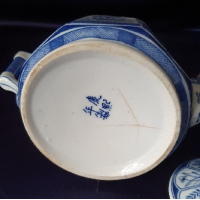 Lange Lijs theepot, gemerkt